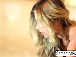 Samantha Saint thumbs Her beaver